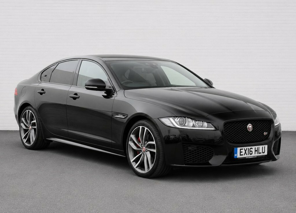 Jaguar XF 3L S Black