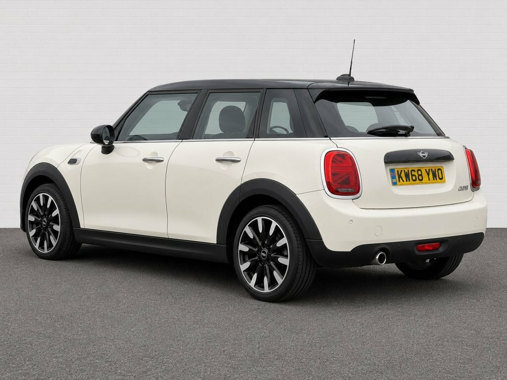 Mini Hatch 1.5L Cooper KW68YWO White #3