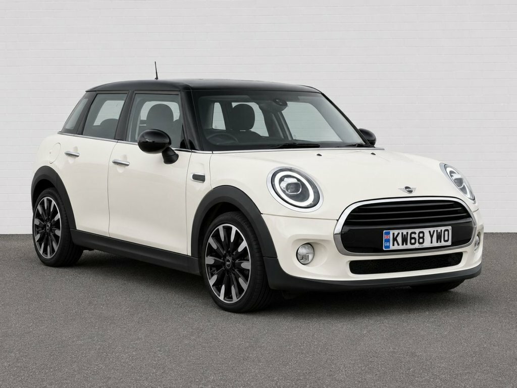 Mini Hatch 1.5L Cooper White