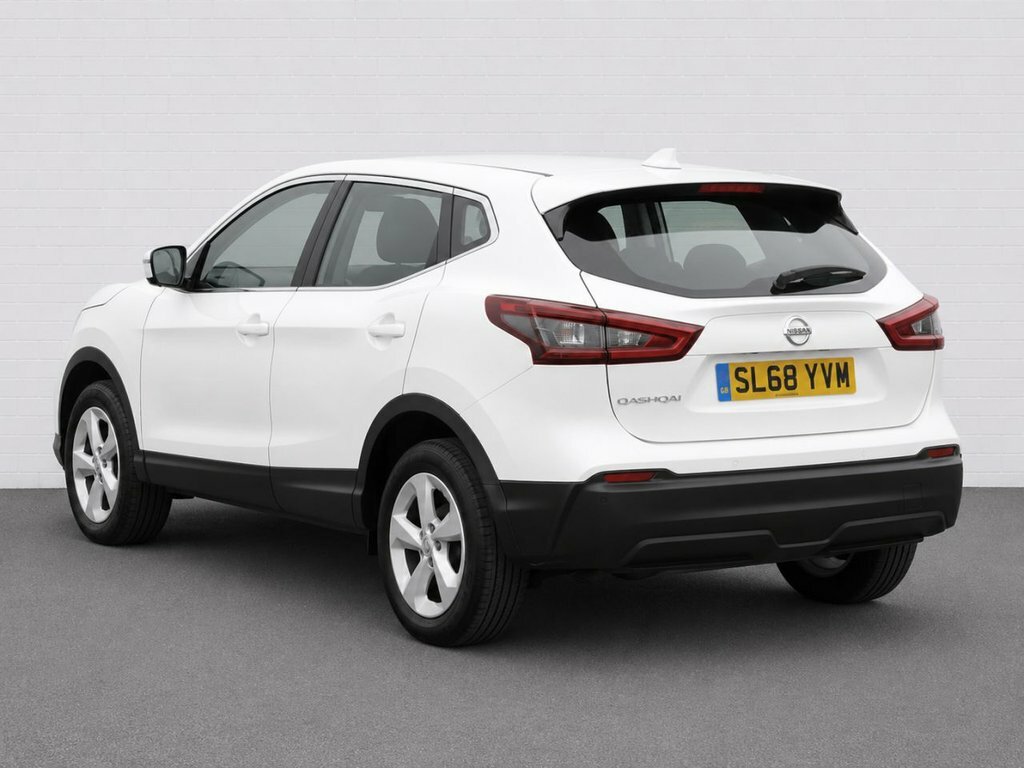 Nissan Qashqai 1.5L Acenta Premium SL68YVW White #2