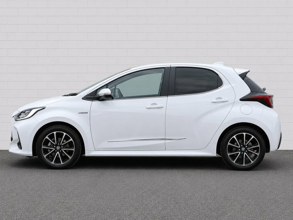 Toyota Yaris 1.5L Design EJ72YBE White #3