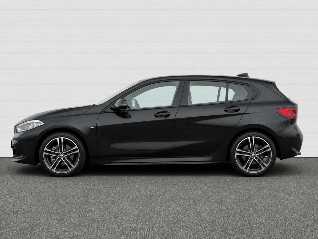 BMW 1 Series 1.5L M Sport Black #3