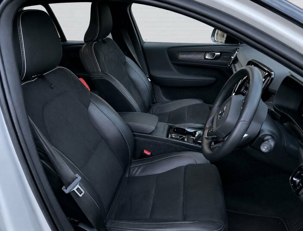Volvo XC40 1.5L R-design AX21LDV White #5