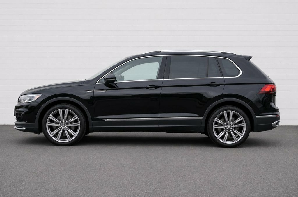 Volkswagen Tiguan 2L Elegance HF71XCR Black #3