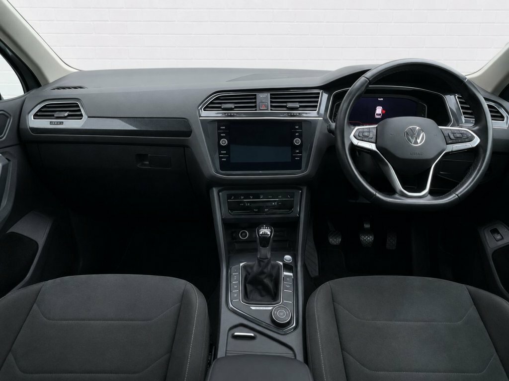 Volkswagen Tiguan 2L Elegance HF71XCR Black #4