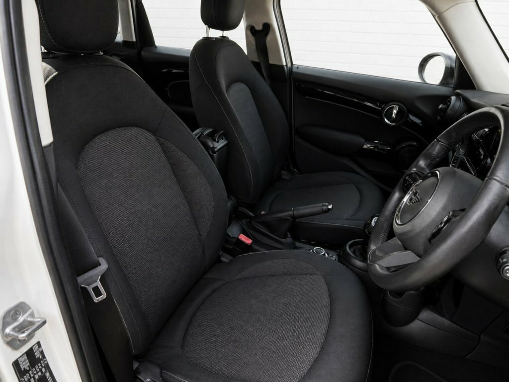 Mini Hatch 1.5L Cooper Classic NU23ZZK White #5
