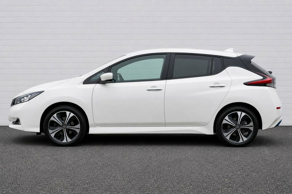 Nissan Leaf Hatchback SD71WGF White #3