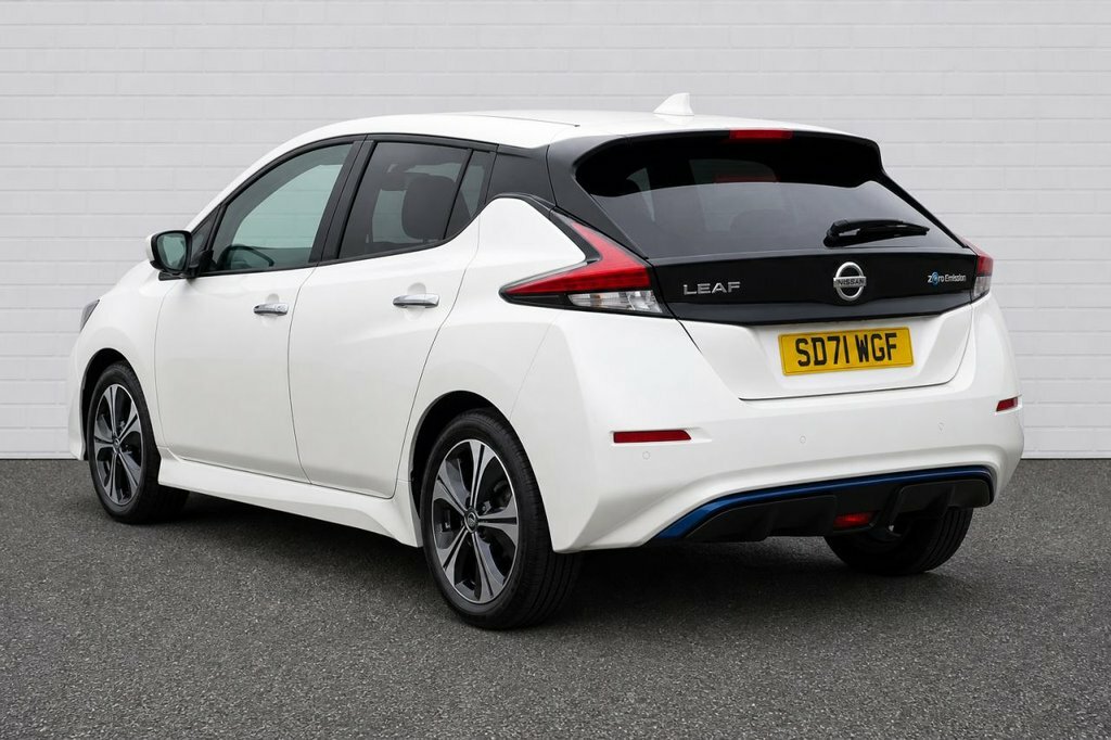 Nissan Leaf Hatchback SD71WGF White #2