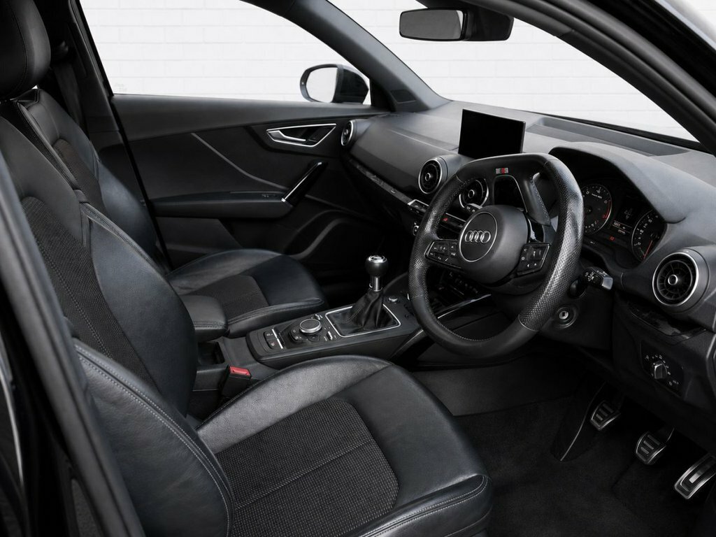Audi Q2 1.6L Black Edition YG69YWD Black #4