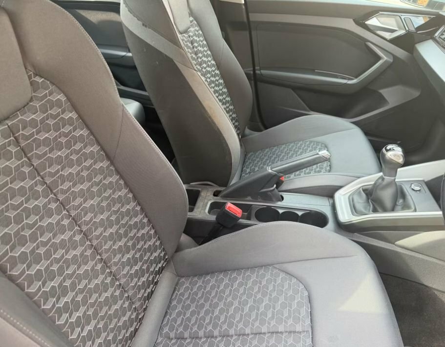 Audi A1 1L Sport NA22PFV Grey #5
