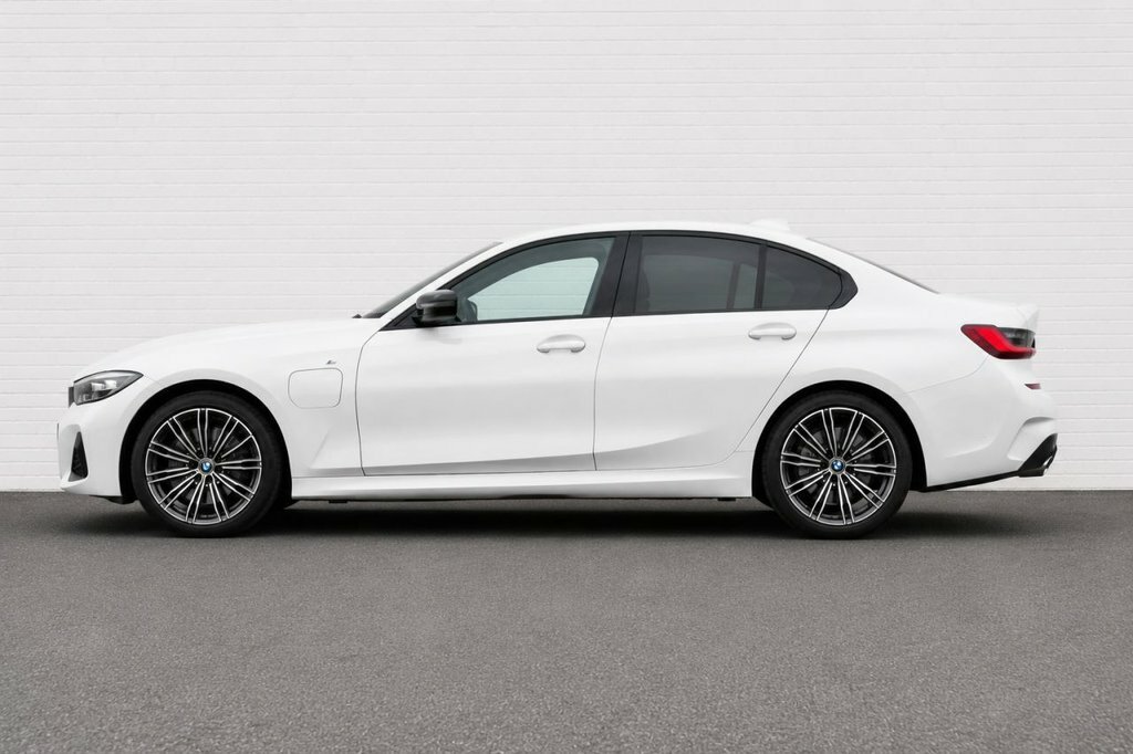 BMW 3 Series 2L M Sport KR69WEX White #3