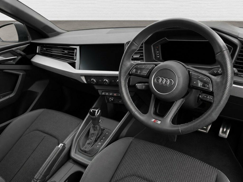 Audi A1 1L S Line KF72VSM Grey #4