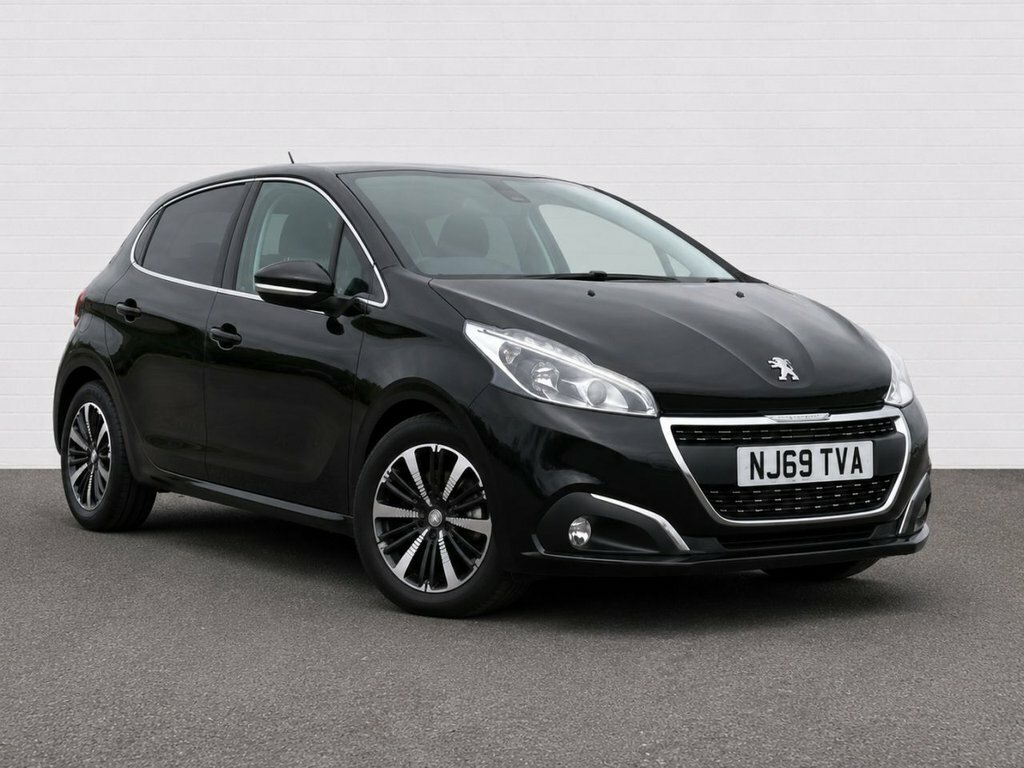 Peugeot 208 1.2L Tech Edition Black