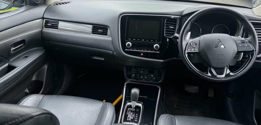 Mitsubishi Outlander 2L Exceed YR20FYS Grey #6