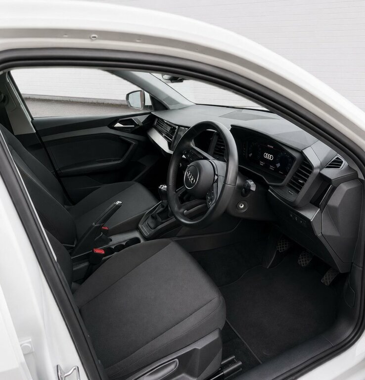 Audi A1 1L Technik SK23YXO White #4