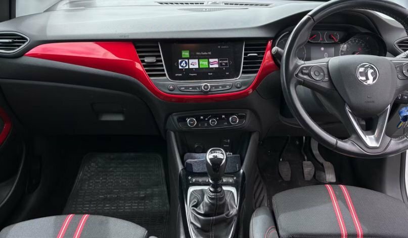 Vauxhall Crossland 1.2L Sri Nav NC21JZK White #4