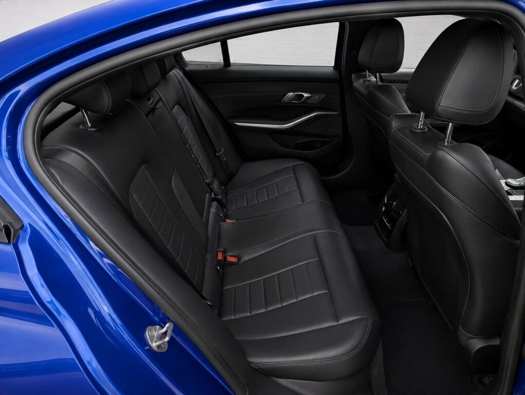BMW 3 Series 2L M Sport NA69HPN Blue #6