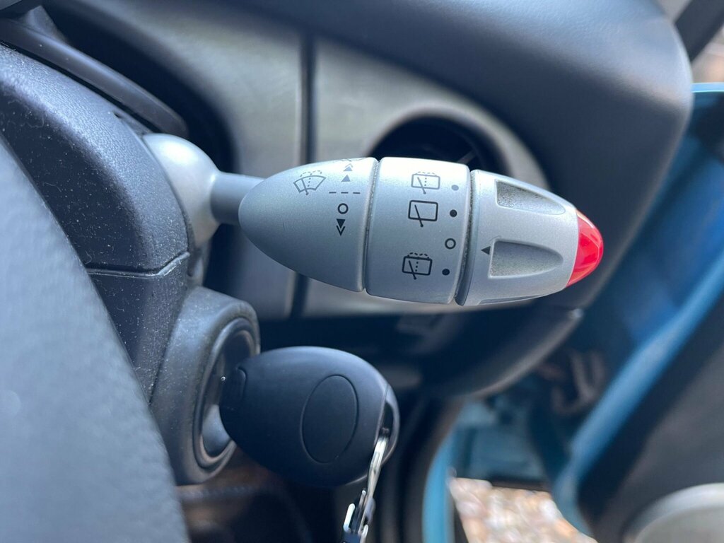 Mini Hatch One 1.6 One 89 Bhp Silver #13