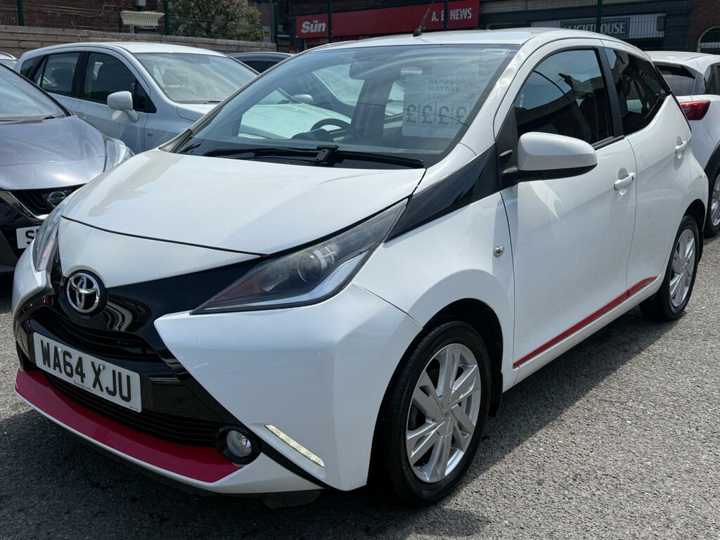 Toyota Aygo 1.0 Vvt-i X-pression X-shift Euro 5 Euro 5 WA64XJU White #2