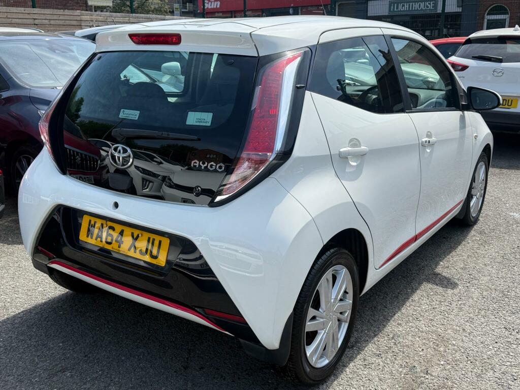Toyota Aygo 1.0 Vvt-i X-pression X-shift Euro 5 Euro 5 WA64XJU White #3