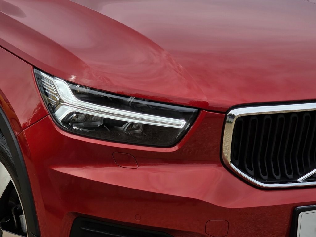 Volvo XC40 1.5L Momentum Red #5