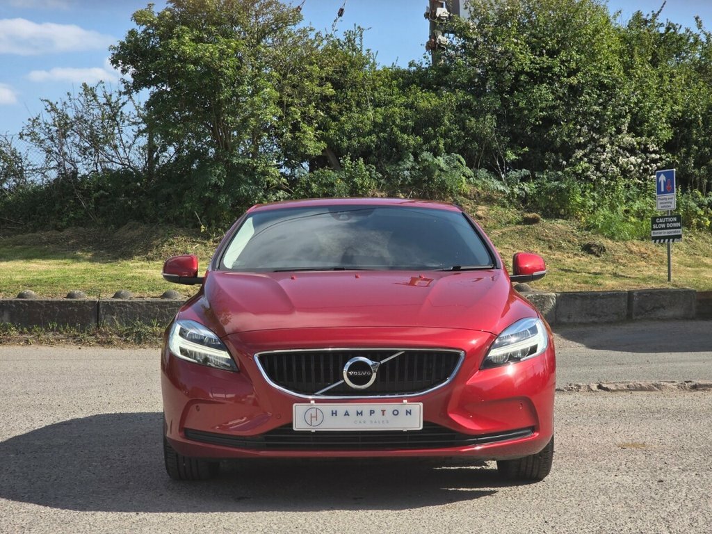 Volvo V40 Hatchback KV69PTU Red #3