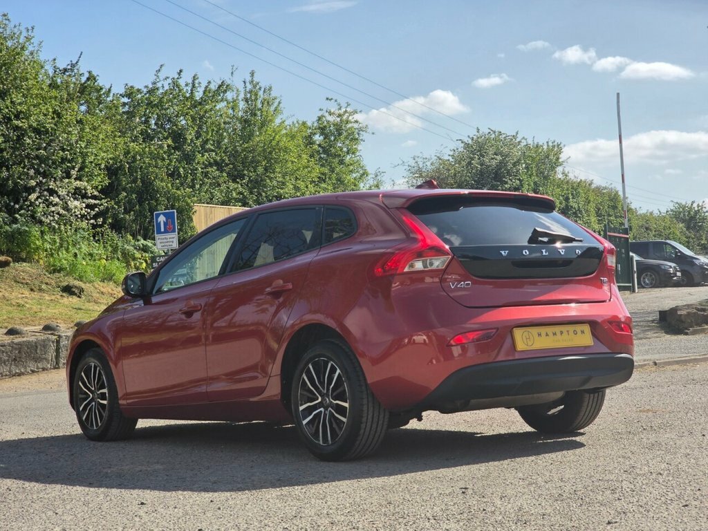 Volvo V40 Hatchback KV69PTU Red #6