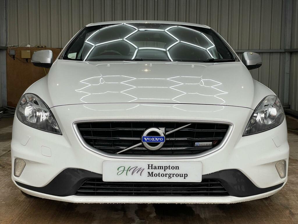 Volvo V40 1.6 D2 R-design Euro 5 Ss YT15AJV White #2