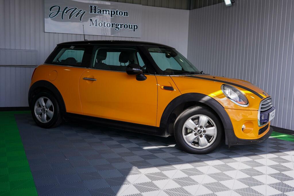 Mini Hatch 1.5 Cooper Euro 6 Ss AO64XNL Orange #3