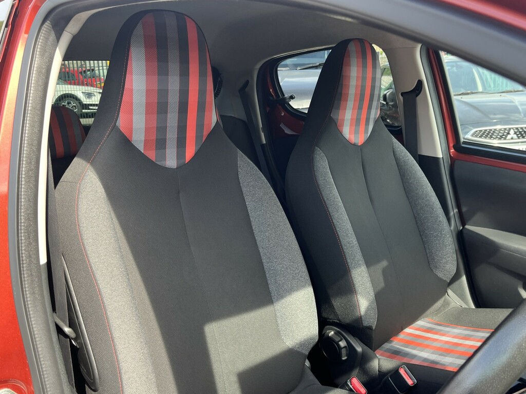 Peugeot 108 1.0 Collection PK69HMZ Red #5