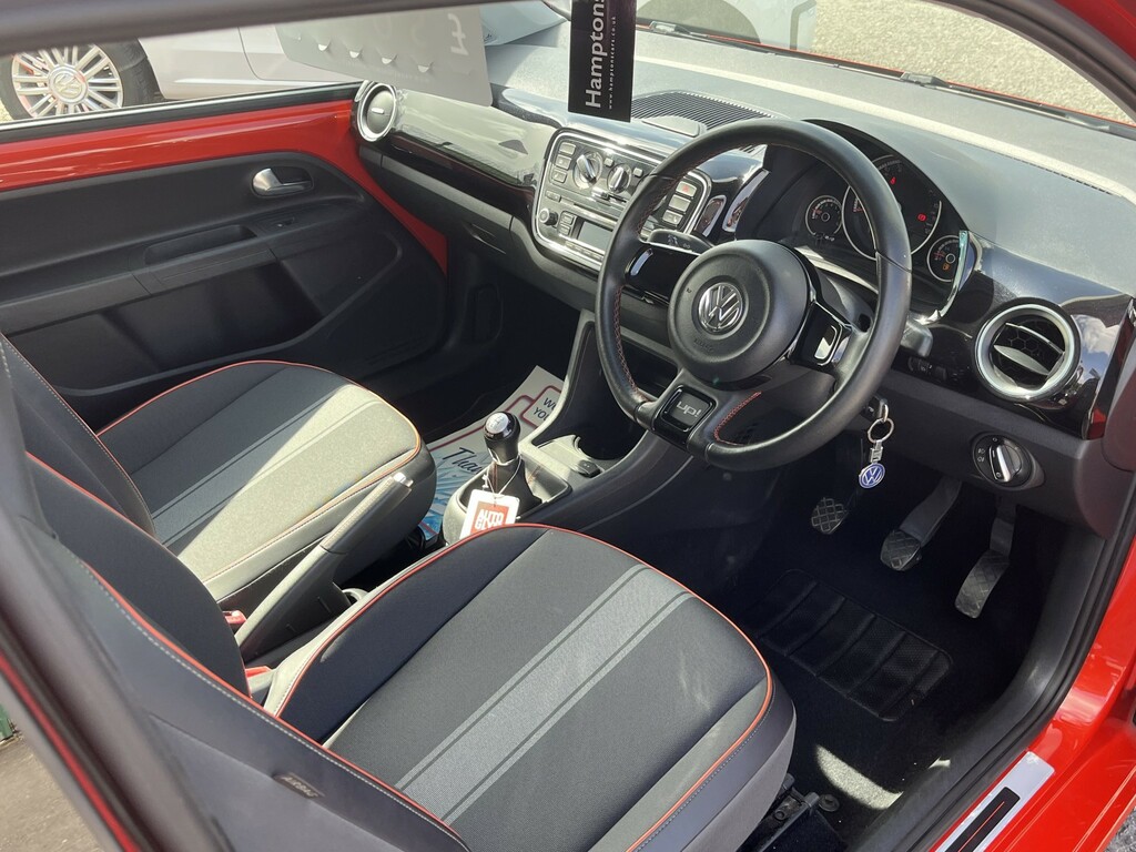 Volkswagen Up 1.0 Groove Up Orange