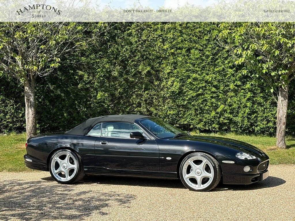 Jaguar XK8 4.0 Convertible 284 Gkm, 29 Black