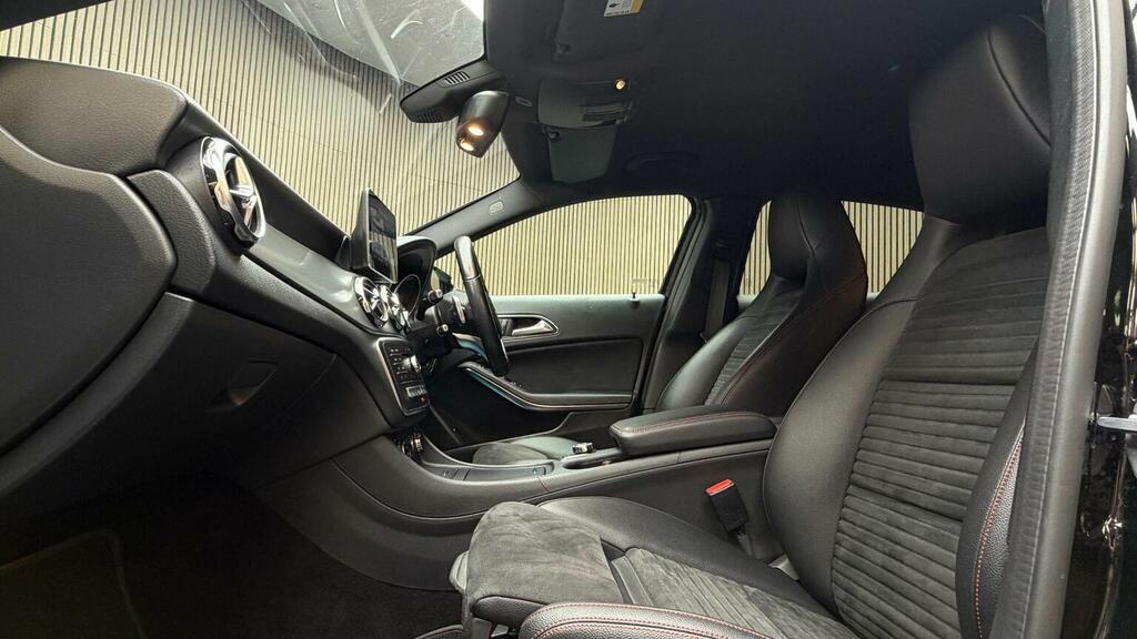 Mercedes-Benz GLA Class Suv 1.6 Gla200 Amg Line 7G-dct Euro 6 Ss 2 LP19HNW Black #3