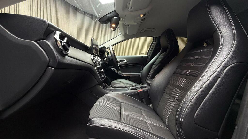 Mercedes-Benz GLA Class Suv 1.6 Gla180 Urban Edition 7G-dct Euro 6 Ss 5 YR69RCY Grey #3