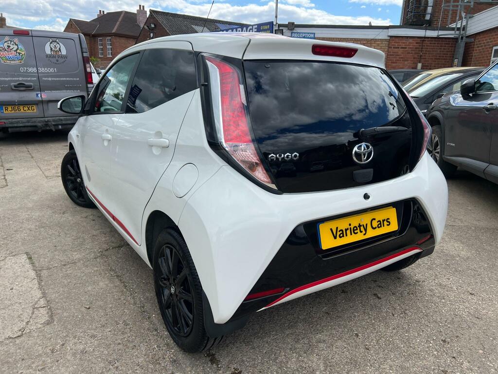 Toyota Aygo X -Press Vvt-i White #5