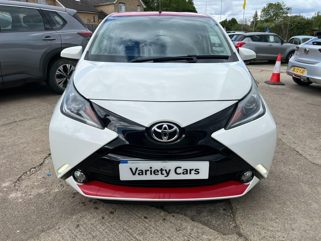 Toyota Aygo X -Press Vvt-i White #2