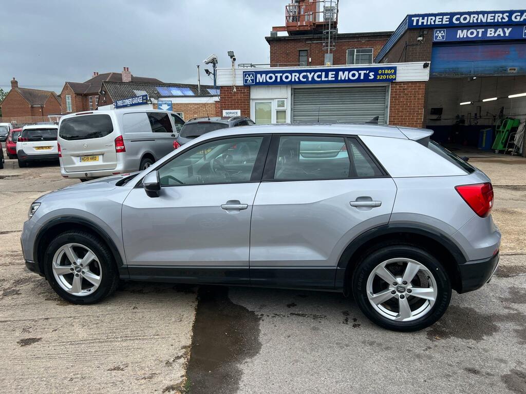 Audi Q2 Sport 35 Tfsi MC19WBE Silver #4