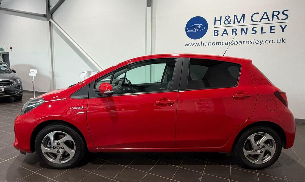 Toyota Yaris Hatchback 1.5 Vvt-h Icon E-cvt Euro 6 201666 YH66HSE Red #5