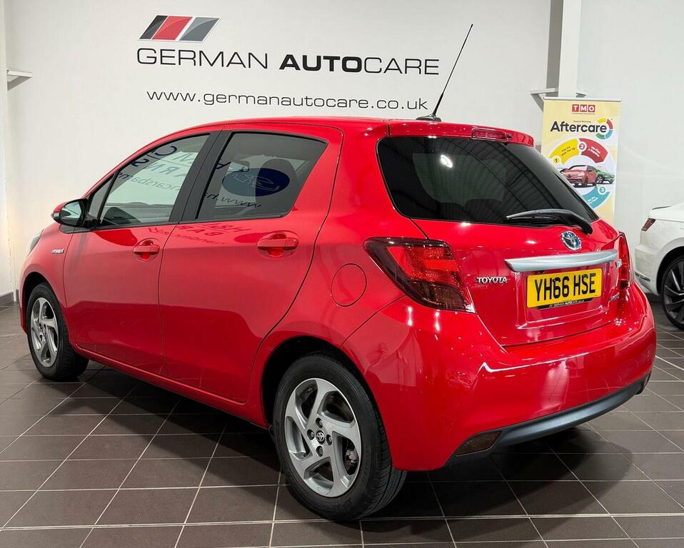 Toyota Yaris Hatchback 1.5 Vvt-h Icon E-cvt Euro 6 201666 YH66HSE Red #4