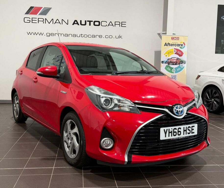 Toyota Yaris Hatchback 1.5 Vvt-h Icon E-cvt Euro 6 201666 Red