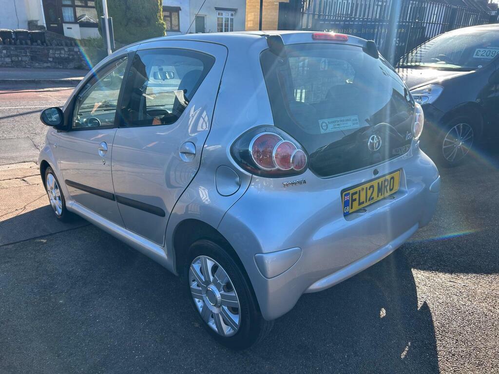 Toyota Aygo 1.0 Vvt-i Ice Euro 5 FL12MRO Silver #4