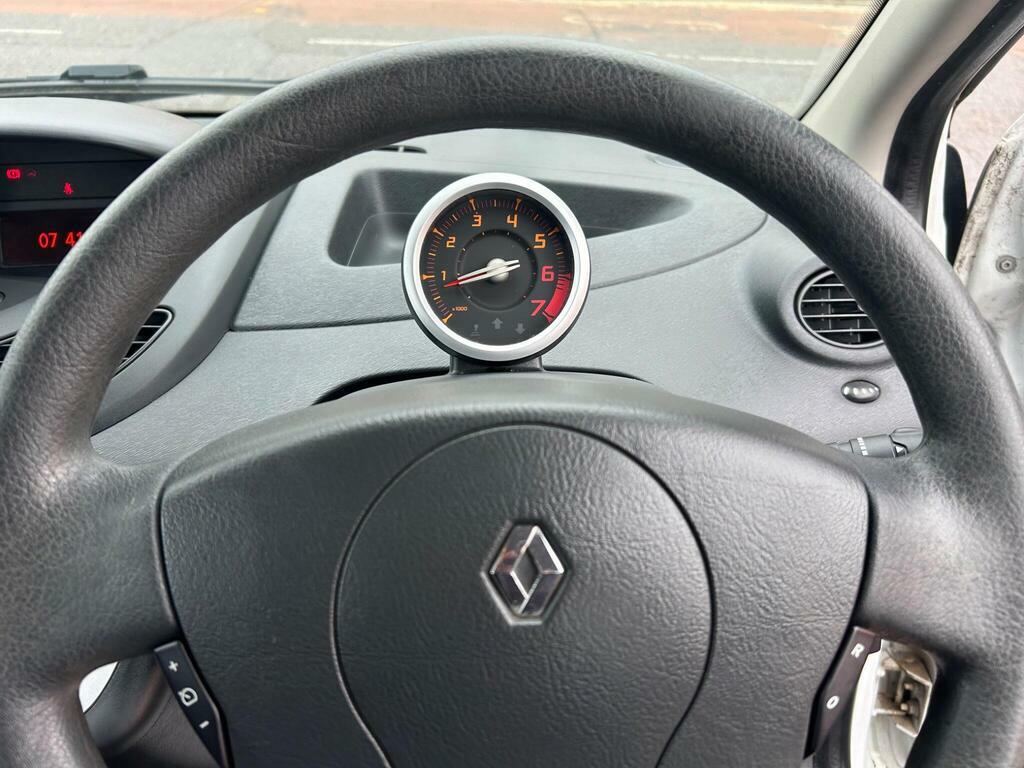 Renault Twingo 1.1 Dynamique 75 Bhp Blue #14