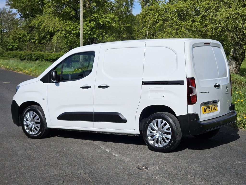 Peugeot Partner 1.5 Bluehdi 1000 Professional Standard Panel Van 5 NY19WTE White #2