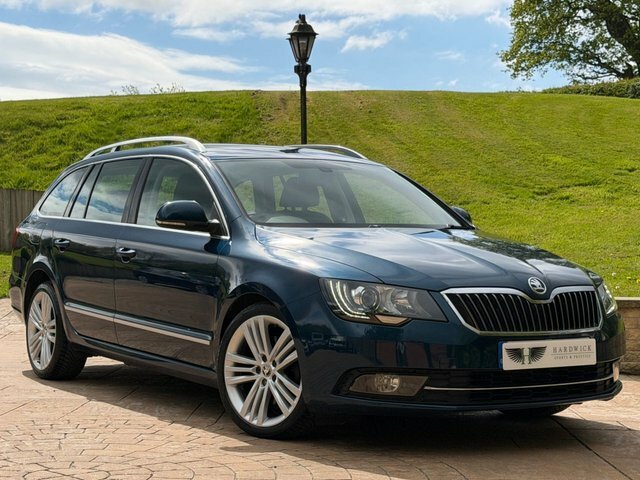 Skoda Superb 2014 2.0 Tdi Elegance Estate Dsg 4Wd Eu Blue
