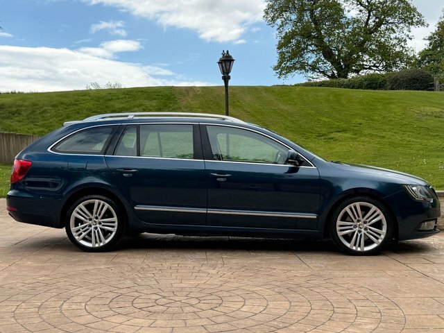 Skoda Superb 2014 2.0 Tdi Elegance Estate Dsg 4Wd Eu Blue #3