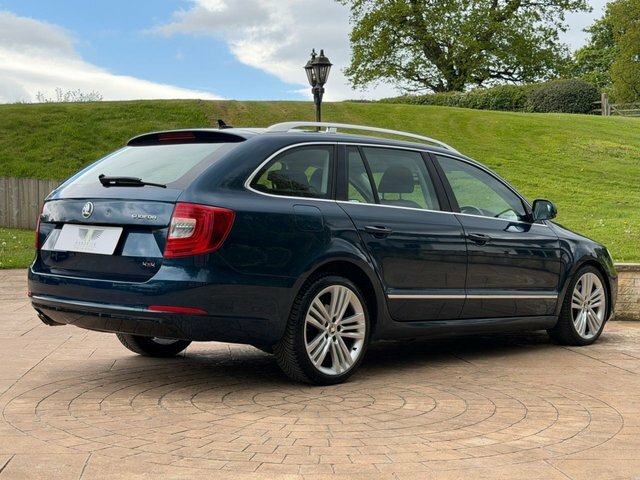 Skoda Superb 2014 2.0 Tdi Elegance Estate Dsg 4Wd Eu Blue #5