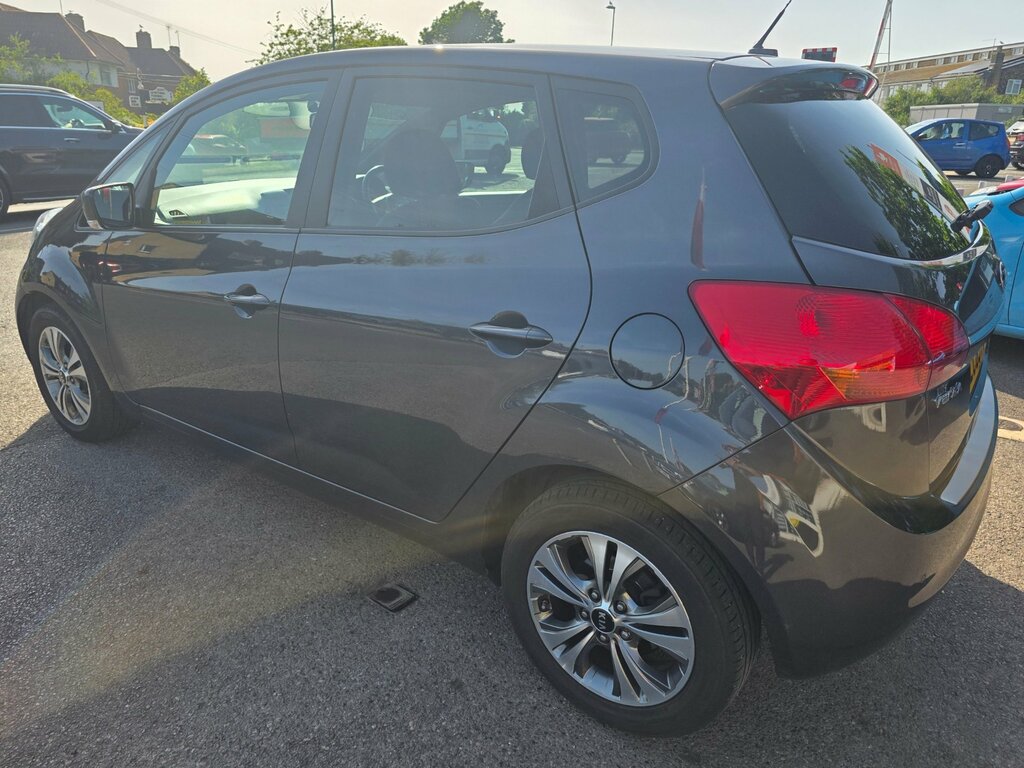 Kia Venga 1.6 3 Mpv Euro 6 123 Bhp LC65FDP Silver #3