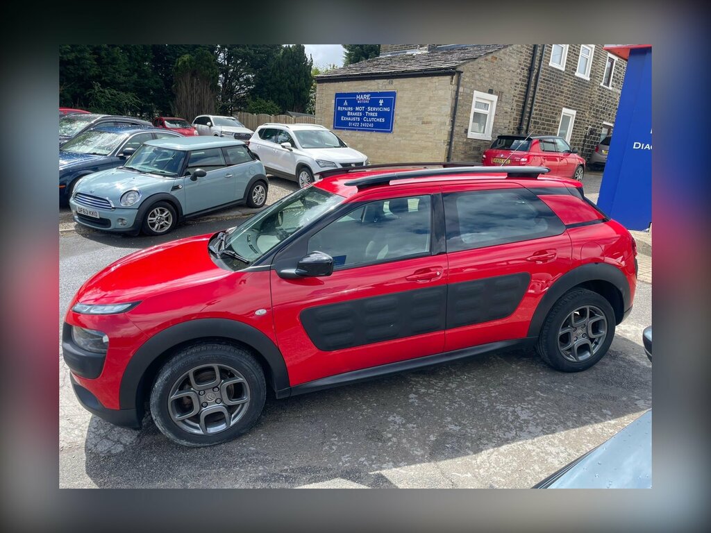 Citroen C4 Cactus 1.6 Bluehdi Feel Hatchback Euro Red #2