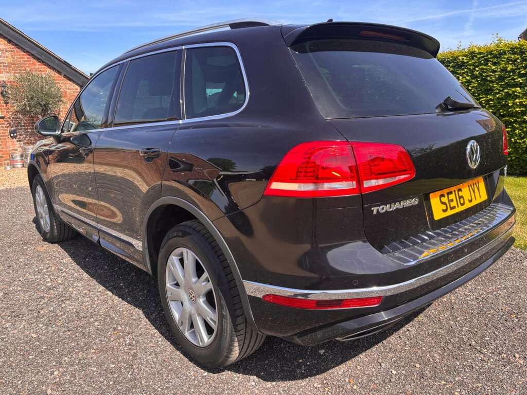 Volkswagen Touareg 3.0 Tdi V6 Bluemotion Tech R-line Suv T SE16JYY Black #4