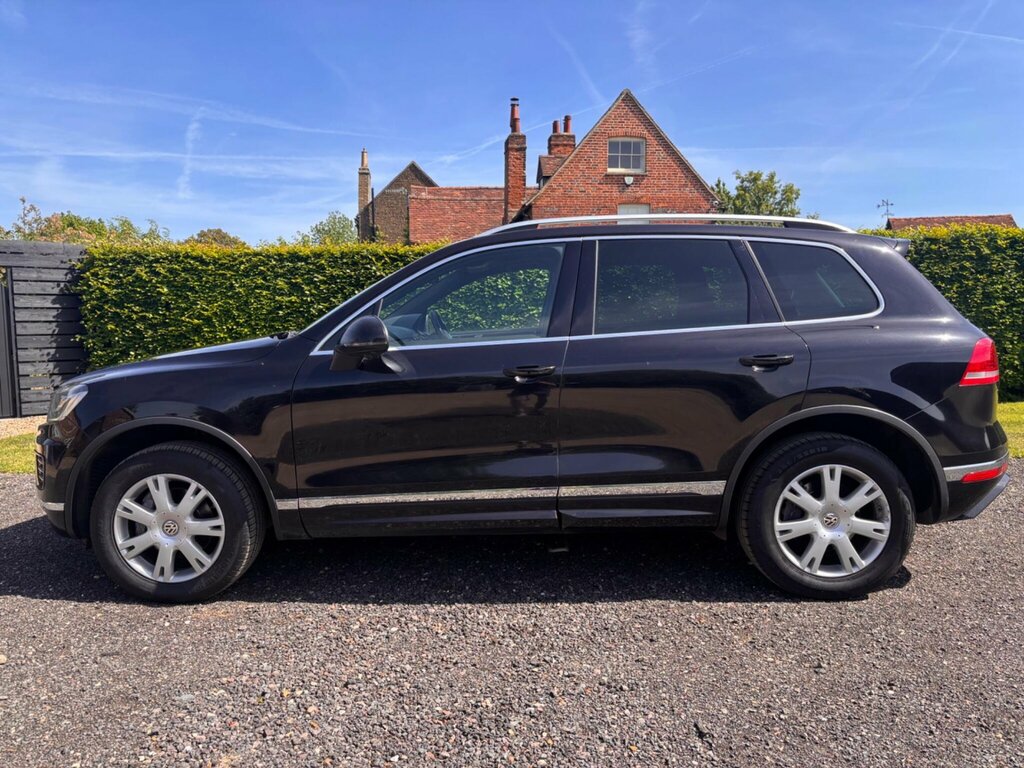 Volkswagen Touareg 3.0 Tdi V6 Bluemotion Tech R-line Suv T SE16JYY Black #5